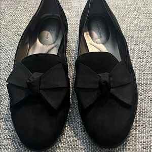 Bandolino Faux Suede Black Bow Loafers size 7.5